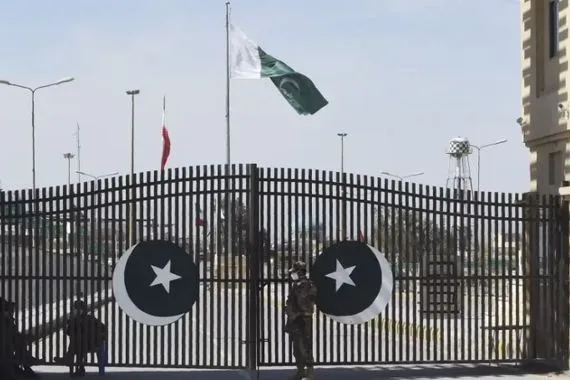 باكستان تغلق معابرها الحدودية مع إيران