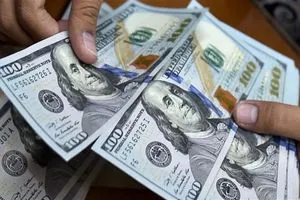 الدولار يتراجع مجدداً في البورصة العراقية