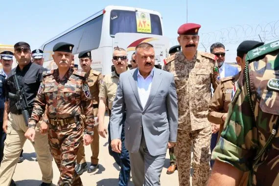 العراق يفوج 75 ألف حاج إيراني برياً عبر أراضيه