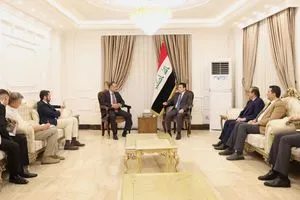 السفير البريطاني يشيد بالمواقف الحكيمة للحكومة العراقية وعدم الانخراط بالنزاع الدائر بالمنطقة