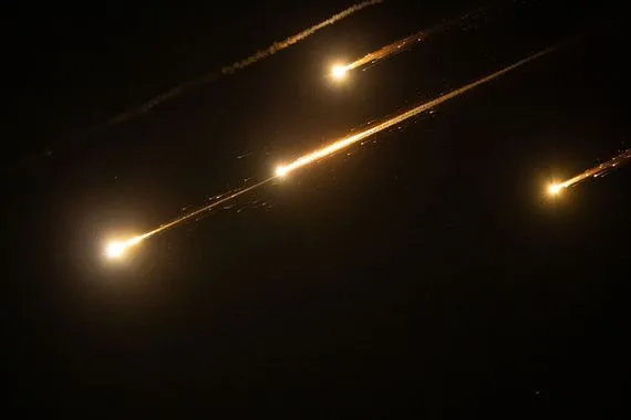 إيران تطلق دفعة جديدة من الصواريخ باتجاه إسرائيل