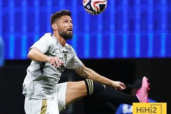 سبب غريب يؤخر إنطلاق الشوط الثاني بين تشيلسي ولوس انجلوس