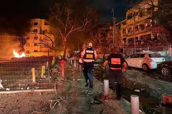 بالفيديو ميناء حيفا قبل وبعد الاستهداف الصاروخي الإيراني