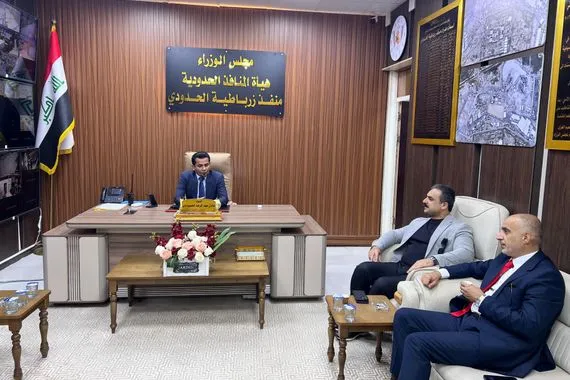 وزير النقل ورئيس هيئة المنافذ يتفقدان الإجراءات الخدمية في منفذ زرباطية وكالة الانباء العراقية واع