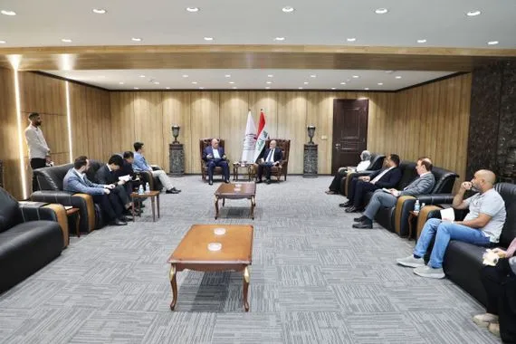 محافظ بغداد يبحث مع المدير الإقليمي لشركة شنغهاي التعاون الاستثماري ومشروع معالجة النفايات