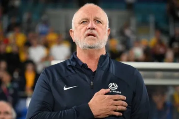 أرنولد يقطع إجازته لمتابعة الدوري من بغداد البحث عن عناصر جديدة
