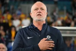 أرنولد يقطع إجازته لمتابعة الدوري من بغداد البحث عن عناصر جديدة