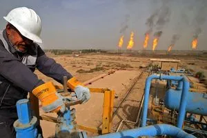 العراق والسعودية والإمارات تقود خططاً لزيادة الطاقة الإنتاجية للنفط في أوبك