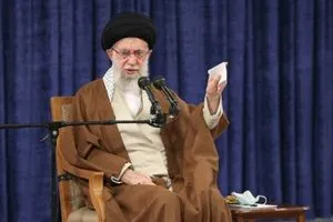 قائد الثورة الاسلامية العدو الصهيوني يُعاقب انه يُعاقب الان قناة العالم الاخبارية