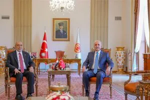 رئيس البرلمان يدعو نظيره التركي لزيارة العراق