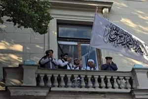 روسيا تعترف رسميا بإمارة أفغانستان الإسلامية التي تقودها حركة طالبان
 قناة العالم الاخبارية