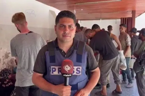 شاهد طيران الإحتلال يكثّف غاراته على أحياء سكنية شرقي قطاع غزة قناة العالم الاخبارية