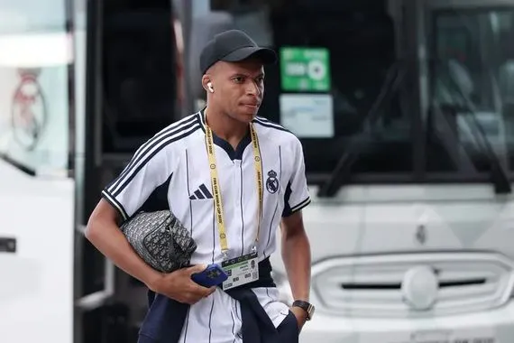 تصرف غريب ريال مدريد يترك مبابي وحيداً ويسلمه للشرطة وكالة بغداد اليوم الاخبارية