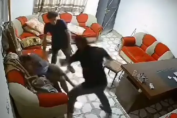 17 ألف دينار تشعل شجارا عنيفا داخل مولد أهلي وتنتهي بإصابات في كركوك فيديو شفق نيوز