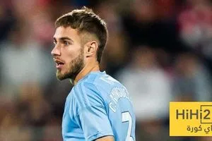 مستقبل مينغويزا معقد وبرشلونة يترقب عن كثب