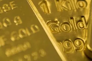 الصين ترفع احتياطات الذهب للشهر الثامن