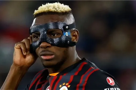 الهلال يعيد فتح باب المفاوضات مع أوسيمين بعرض ضخم