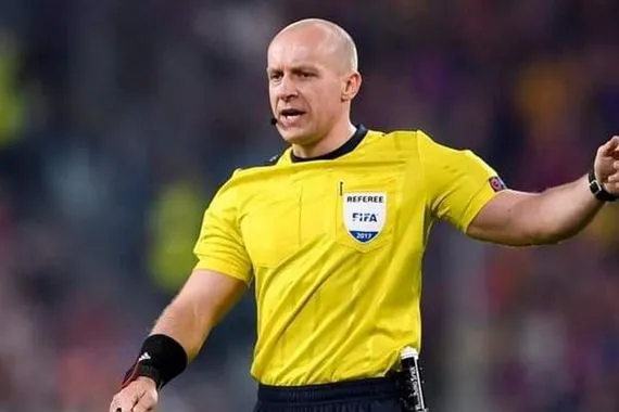 الفيفا يُعين الحكم البولندي سيمون مارشينياك لإدارة نصف نهائي كأس العالم للأندية
