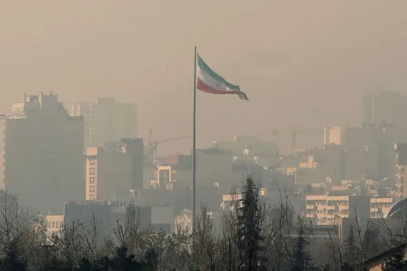 طوارئ في طهران وتحذيرات من الخروج بسبب تلوث الهواء شفق نيوز