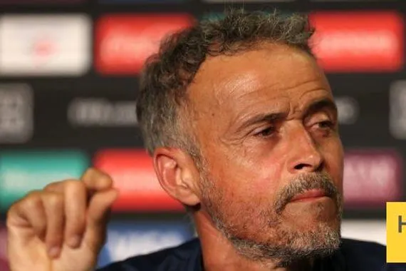 على رأسهم مهاجم برشلونة خيارات باريس سان جيرمان لتعزيز خط هجومه