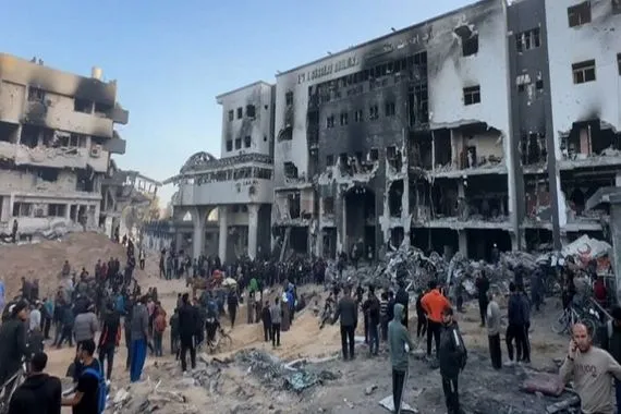 مدير الشفاء يُقرع ناقوس الخطر غزة تواجه انهيارًا طبّيًا شاملًا قناة العالم الاخبارية