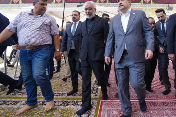 رئيس الوزراء يلتقي عددا من المواطنين ويستمع لاحتياجاته ويوجه بمتابعتها وكالة الانباء العراقية واع