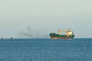 الحوثيون يتبنون الهجوم على الشحن