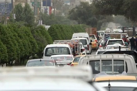 الموقف المروري الحالي في بغداد ازدحامات متوسطة في الشوارع وكثيفة في التقاطعات والمجسرات