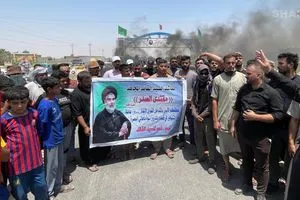 متظاهرون غاضبون يقطعون طريقاً مهماً في ديالى صور شفق نيوز