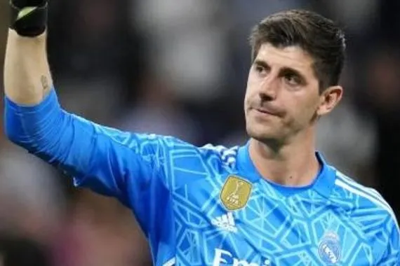 كورتوا يعلق على رفض تيباس لتأجيل المباراة الاولى للريال