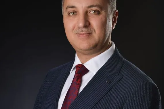 الخبير الاقتصادي زياد الهاشمي رسوم ترامب الجمركية على العراق هامشية ولا تحمل أبعادًا سياسية
