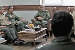 قائد الجيش الايراني سنواصل مهمة الدفاع عن البلاد بكل قوة قناة العالم الاخبارية