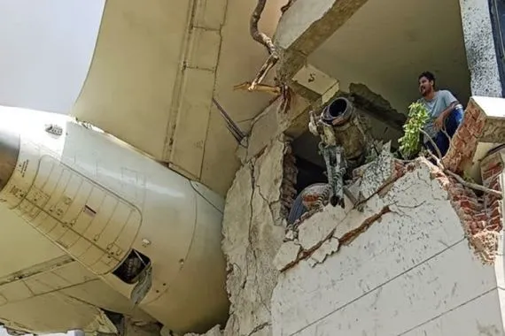 الكشف عن سبب تحطم طائرة الخطوط الجوية الهندية في أحمد آباد
 قناة العالم الاخبارية