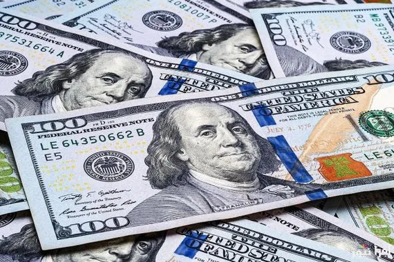الدولار يرتفع بفعل مؤشرات اضطراب للمشهد التجاري العالمي