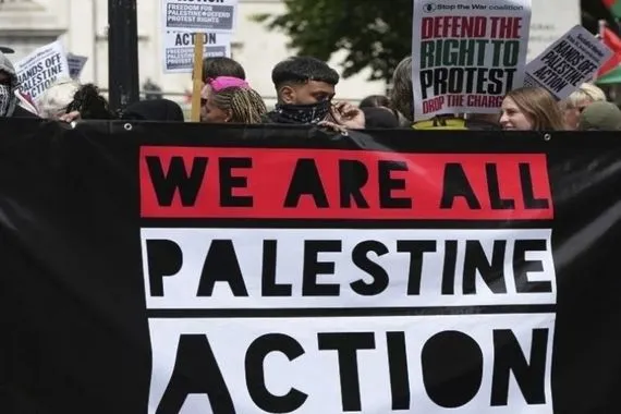 اعتقال عشرات المتظاهرين في لندن لدعمهم حركة فلسطين أكشن 
 قناة العالم الاخبارية