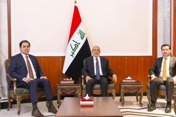رئيس مجلس النواب يجتمع مع نائبيه لمناقشة أعمال الفصل التشريعي الثاني وكالة بغداد اليوم الاخبارية