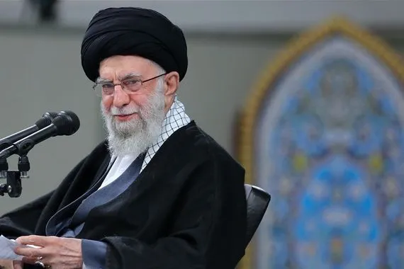 السيد الخامنئي لواشنطن قادرون على استهداف مواقعكم المهمة بالمنطقة