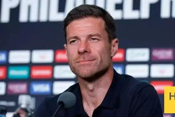 إدارة ريال مدريد تسلم ألونسو السوط والسلطه للفريق