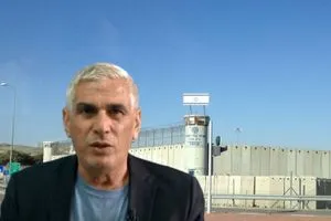هيئة الأسرى تكشف معاناة الصحفي ناصر اللحام داخل المعتقل قناة العالم الاخبارية