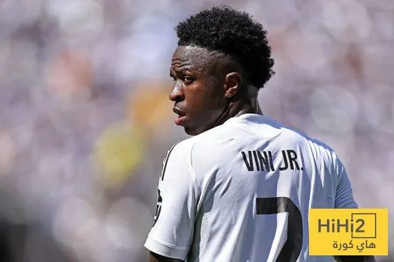 فينيسيوس يصطدم بعقبة مالية تؤجل تجديد عقده مع ريال مدريد