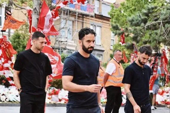 نجوم البرتغال يكرمون جوتا وأندريه سيلفا أنفيلد