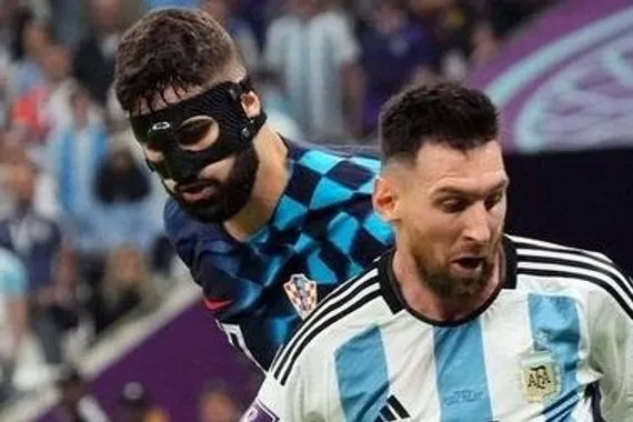 غفارديول لا يمكن انتزاع الكرة من ميسي