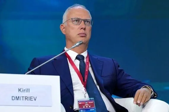 دميترييف يؤكد انتحار الاقتصاد لدى الاتحاد الأوروبي بوتيرة بطيئة