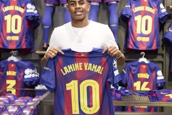 لامين يامال الامتداد الطبيعي لأسطورة الرقم 10 في برشلونة