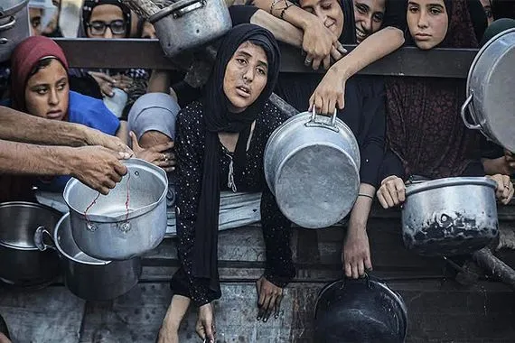 برنامج الأغذية العالمي فلسطيني من كل 3 لا يتناول الطعام لأيام في غزة قناة العالم الاخبارية