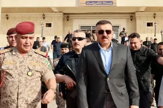 وزير الداخلية يصل منفذ المنذرية للاطلاع على استعدادات تأمين دخول زائري الأربعين
