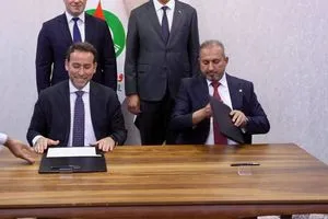 العراق يوقع عقدا مع شركة شلمبرجر لتطوير الإنتاج في حقل عكاز الغازي