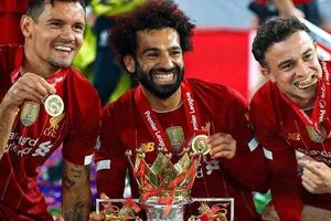 ليفربول يستحضر ذكرى التتويج التاريخي بالبريميرليغ