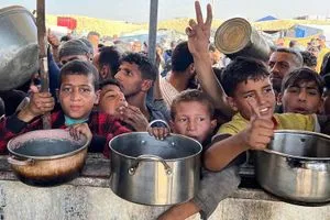 العراق يدين سياسة التجويع في غزة ويدعو إلى إيقافها