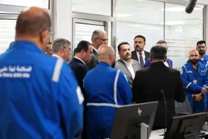 السوداني يفتتح وحدة الغاز الجاف ضمن مشروع معمل البصرة